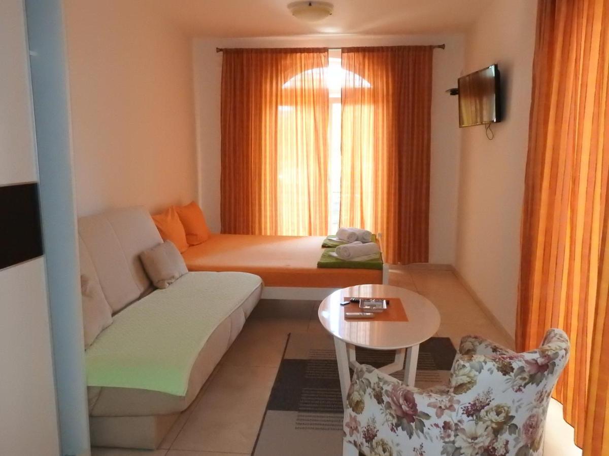 Luna Apartments بودفا المظهر الخارجي الصورة